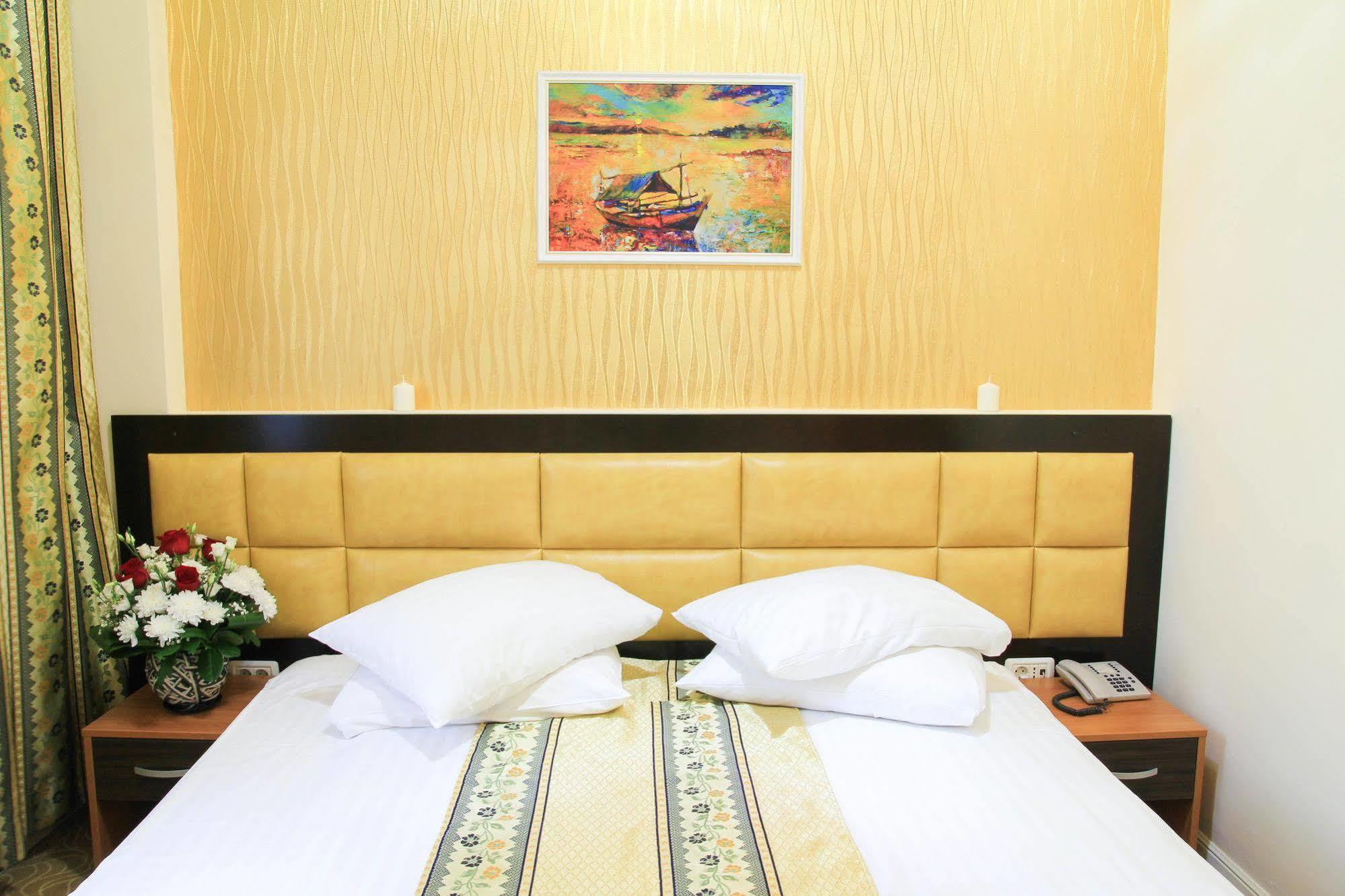 Best Western Hotel Lev Or I Bukurešť Exteriér fotografie